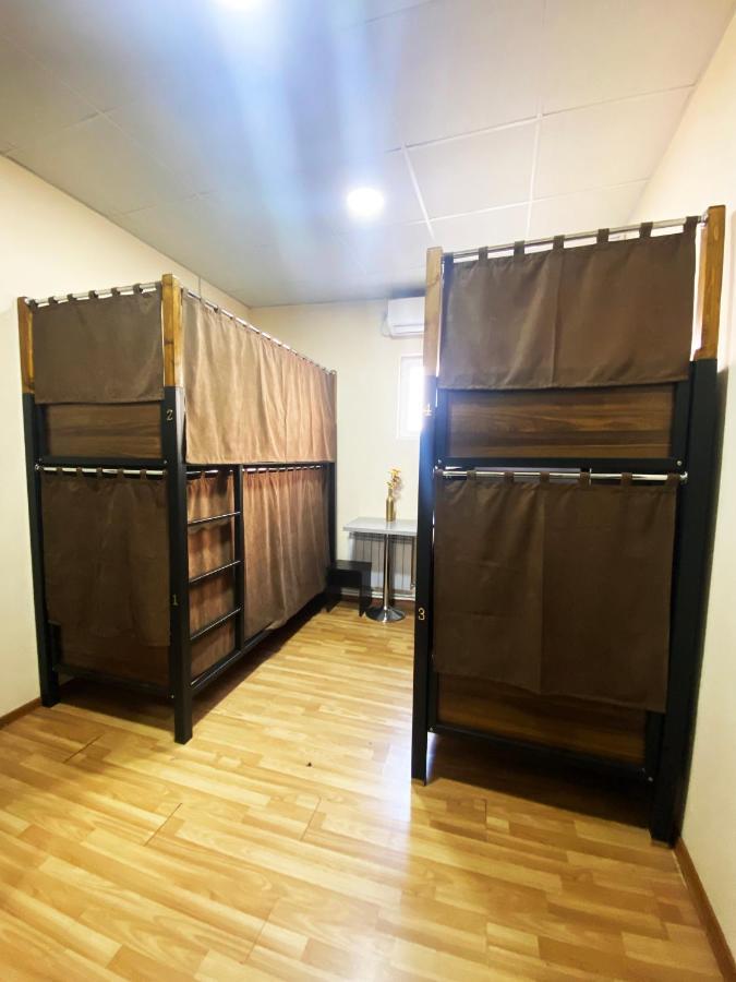 Domino Yerevan Hostel And Hotel Buitenkant foto
