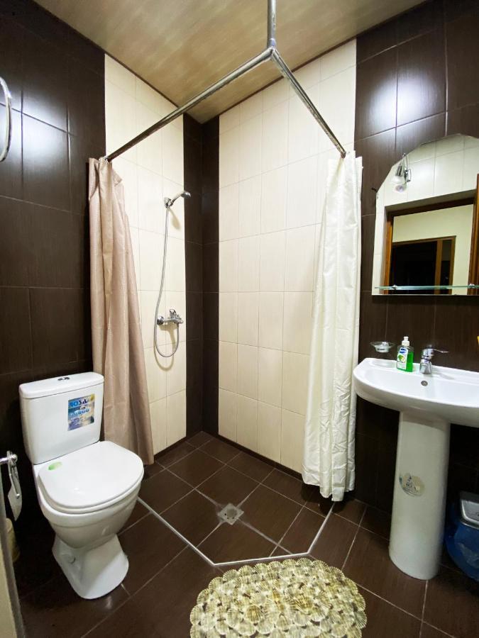 Domino Yerevan Hostel And Hotel Buitenkant foto