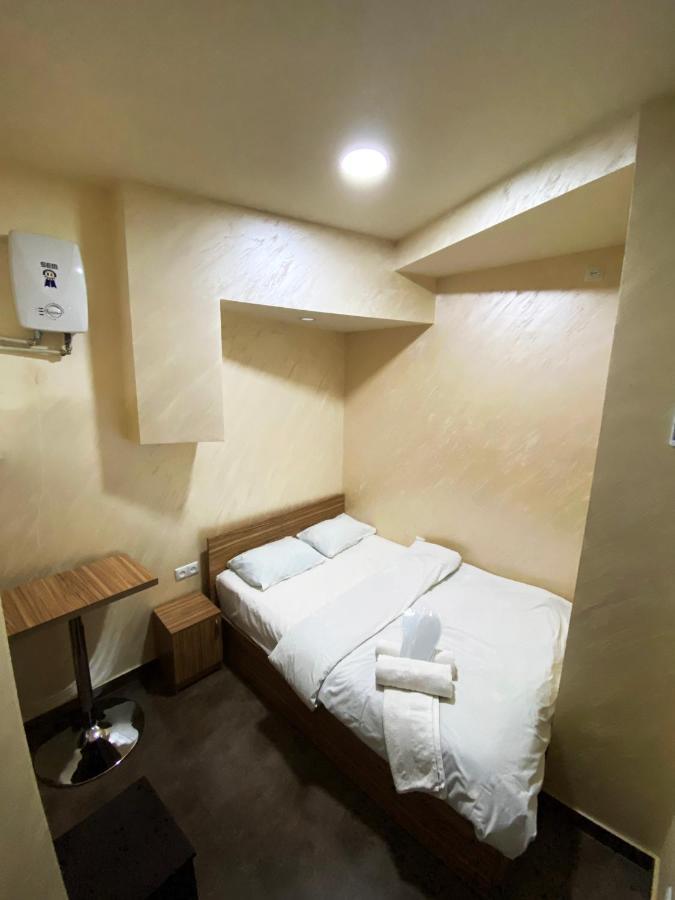 Domino Yerevan Hostel And Hotel Buitenkant foto