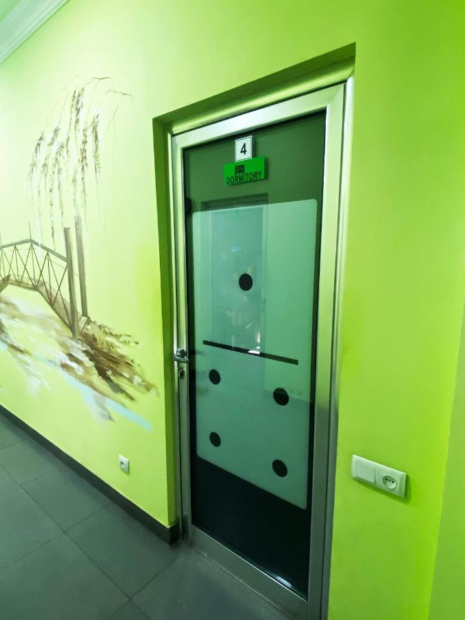 Domino Yerevan Hostel And Hotel Buitenkant foto
