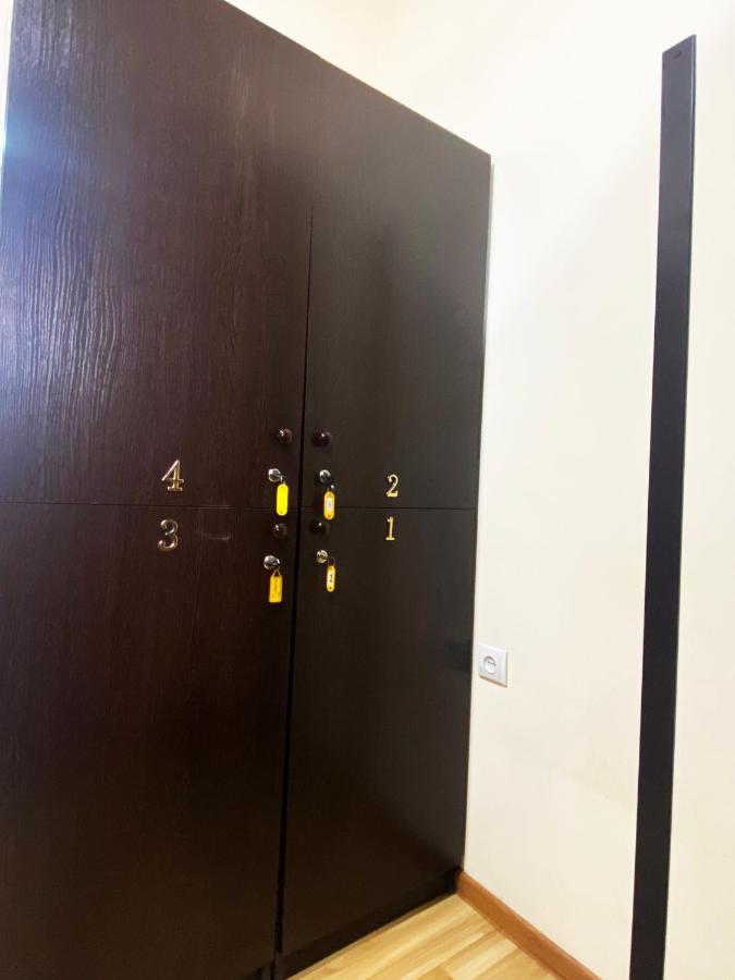 Domino Yerevan Hostel And Hotel Buitenkant foto